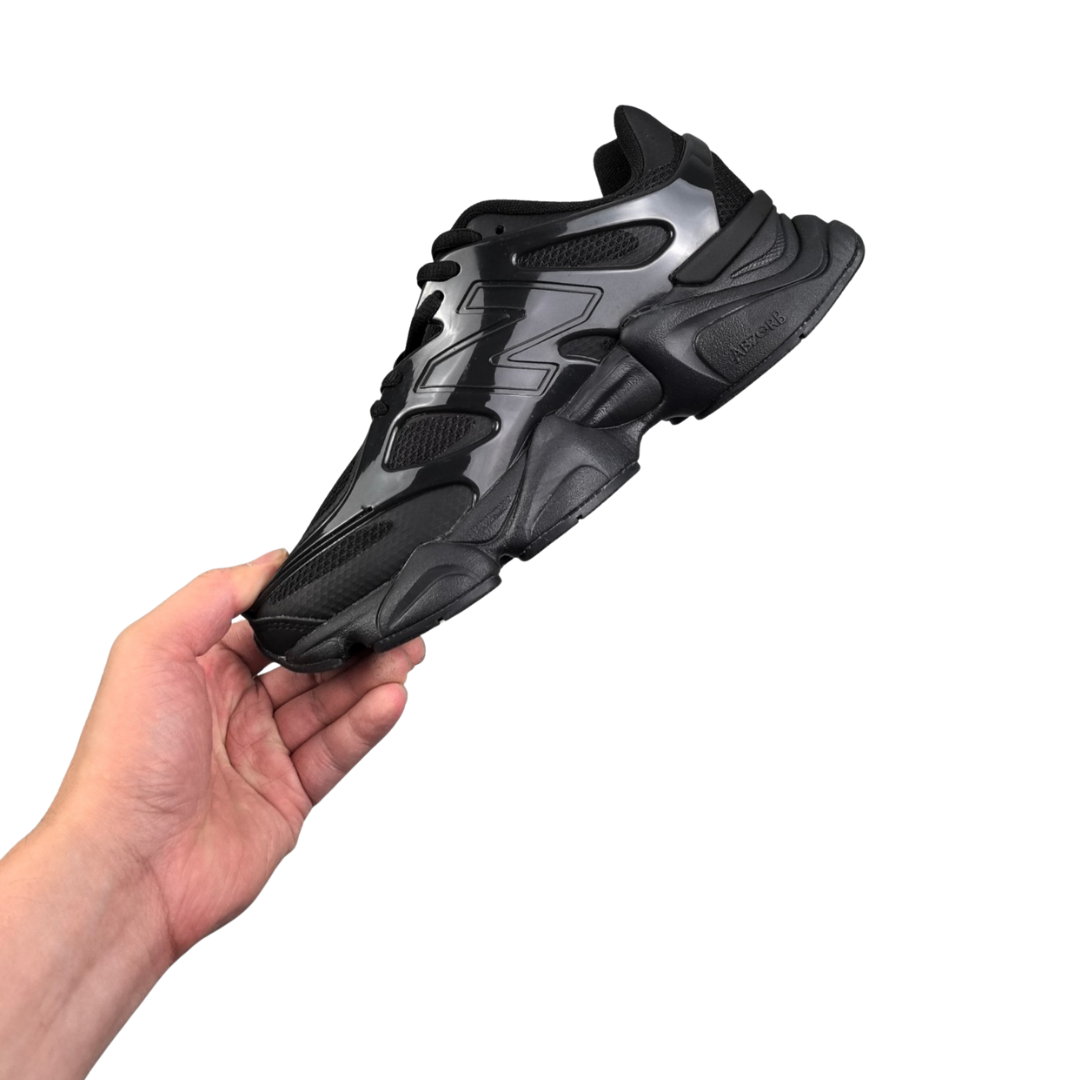 NEW 9060 Total Black Lucido